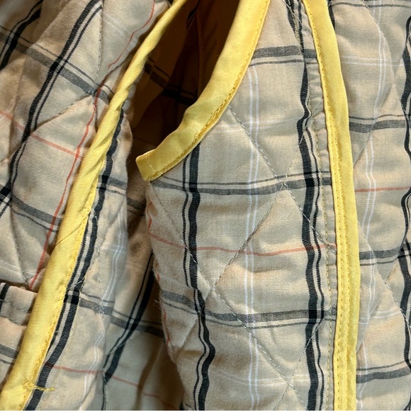 Barbour Quilted Yellow Vest with Contrast Dark Collar - Picture 10 of 11